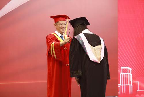 副校长李宗洲